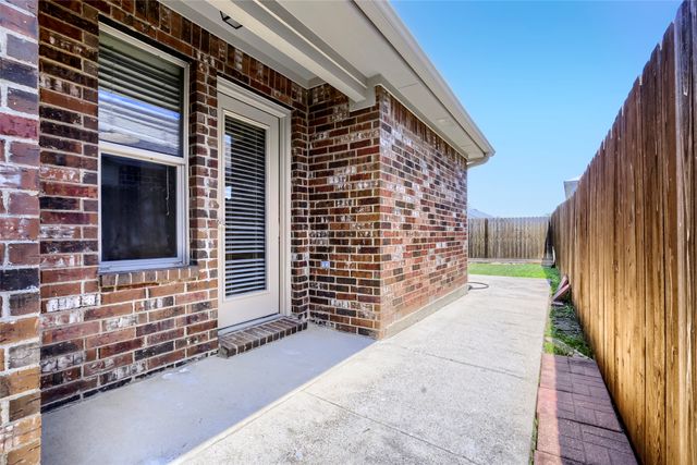 4004 Ridgetop Drive, Heartland, TX 75126