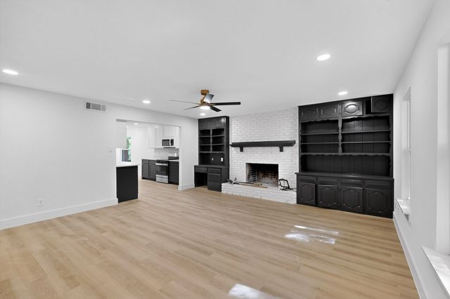 235 Softwood Drive, Duncanville, TX 75137