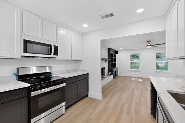 235 Softwood Drive, Duncanville, TX 75137