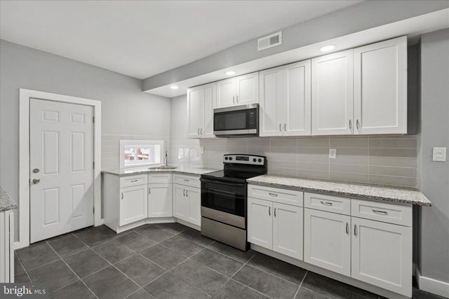 3825 N 8TH ST, Philadelphia, PA 19140