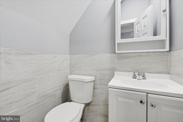 3825 N 8TH ST, Philadelphia, PA 19140