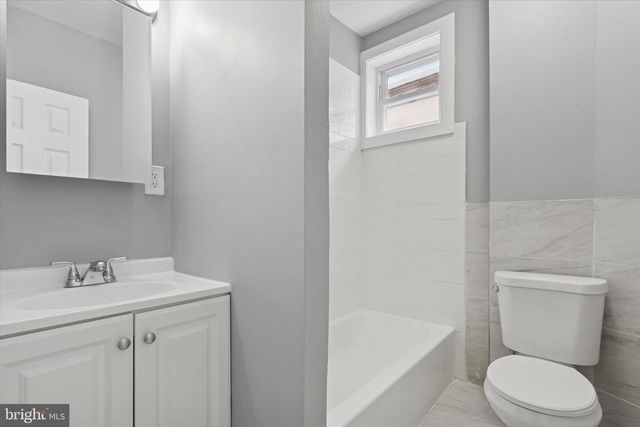 3825 N 8TH ST, Philadelphia, PA 19140