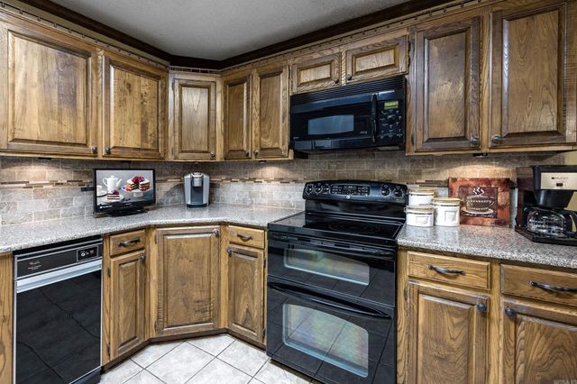 17 Hornrimme Place, Maumelle, AR 72113
