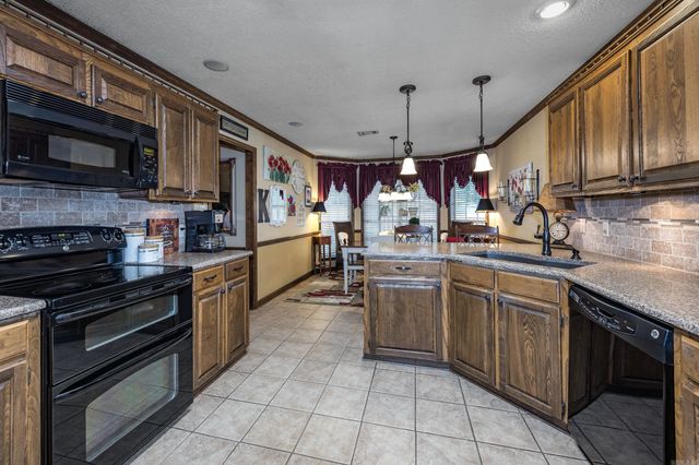 17 Hornrimme Place, Maumelle, AR 72113