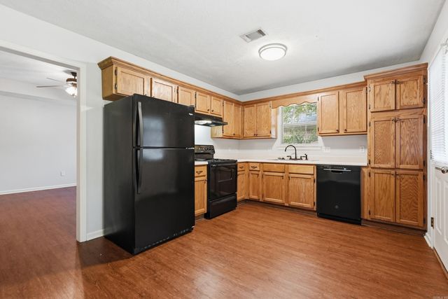 1770 Monaco Dr, Conway, AR 72034
