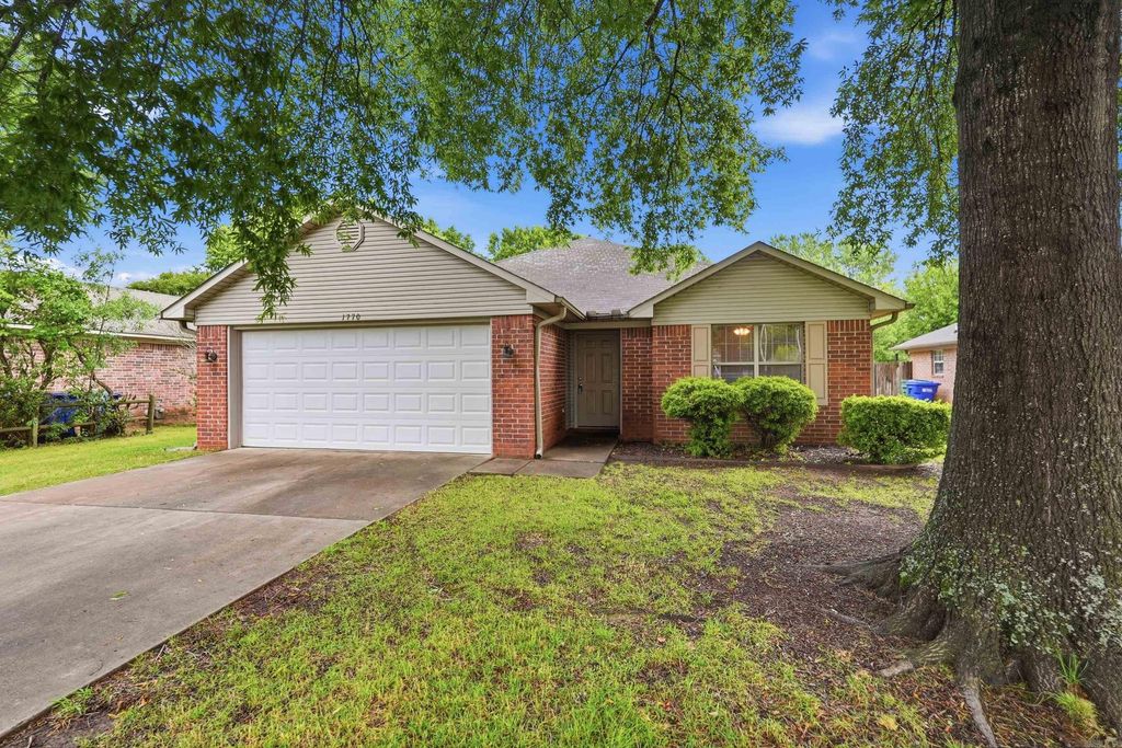 1770 Monaco Dr, Conway, AR 72034