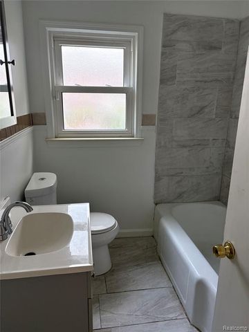 19674 Irvington Street, Highland Park, MI 48203