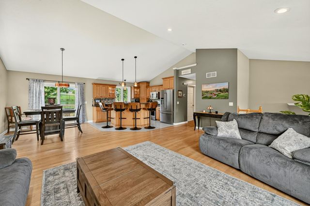 2502 Boulder Ridge Drive NW, Rochester, MN 55901