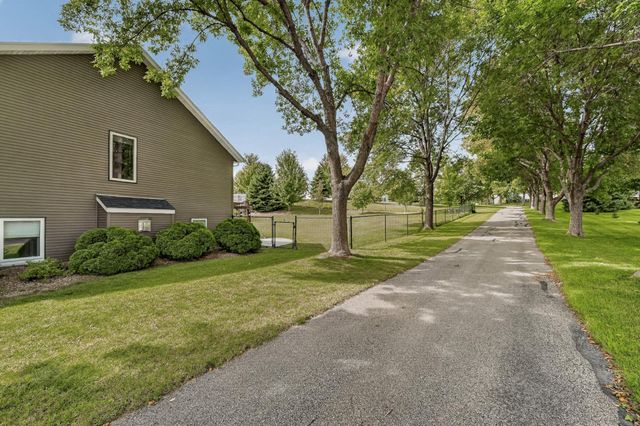 2502 Boulder Ridge Drive NW, Rochester, MN 55901