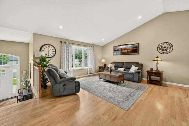 2502 Boulder Ridge Drive NW, Rochester, MN 55901