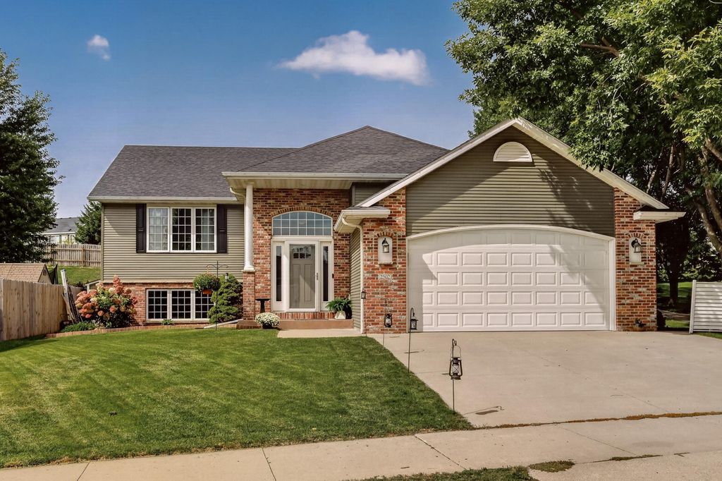 2502 Boulder Ridge Drive NW, Rochester, MN 55901