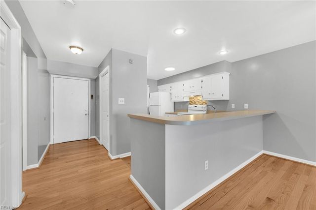 102 Lantana Ln Apt 8, Hampton, VA 23669