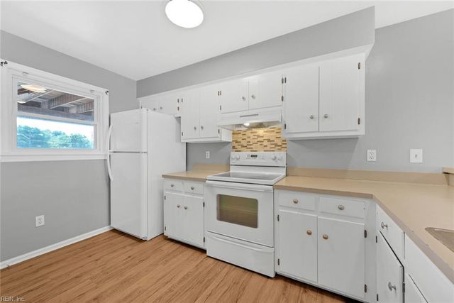 102 Lantana Ln Apt 8, Hampton, VA 23669