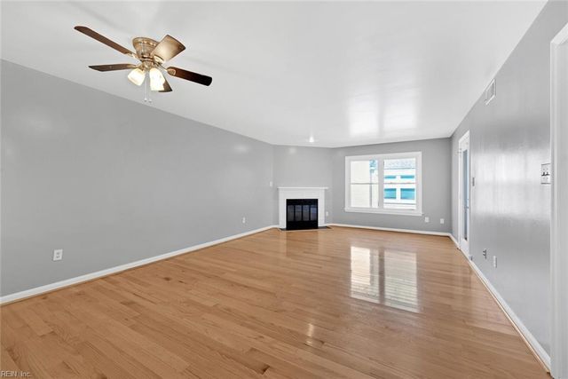 102 Lantana Ln Apt 8, Hampton, VA 23669