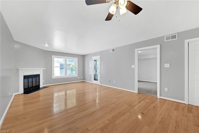 102 Lantana Ln Apt 8, Hampton, VA 23669