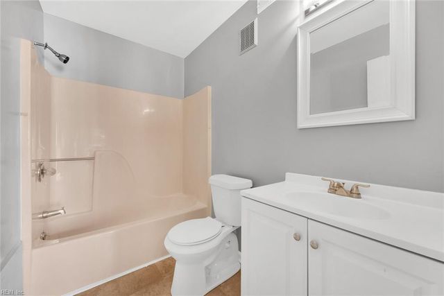 102 Lantana Ln Apt 8, Hampton, VA 23669