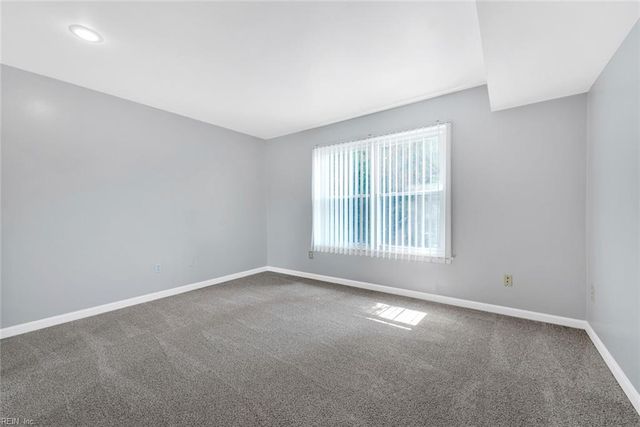 102 Lantana Ln Apt 8, Hampton, VA 23669