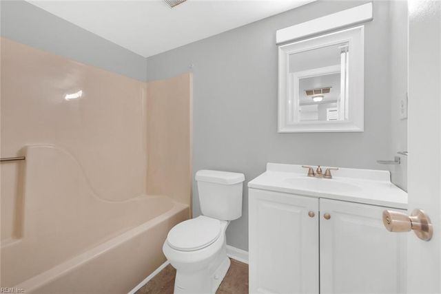 102 Lantana Ln Apt 8, Hampton, VA 23669