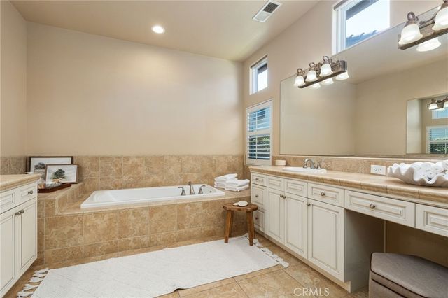4133 Morro Bay, Clovis, CA 93619