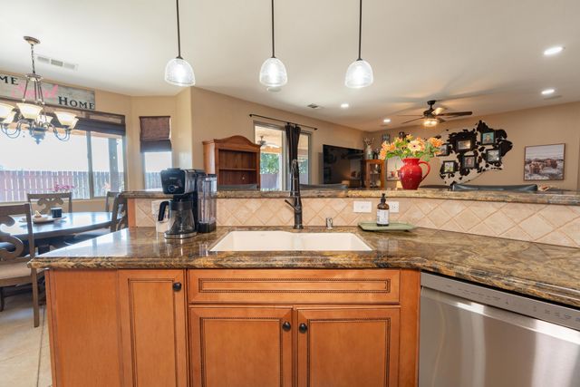 936 N Red Oak Street, Porterville, CA 93257