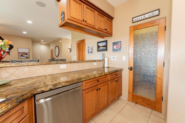 936 N Red Oak Street, Porterville, CA 93257