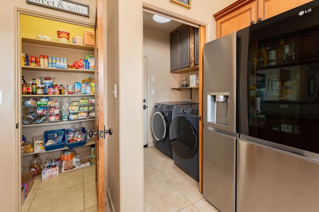 936 N Red Oak Street, Porterville, CA 93257