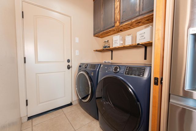 936 N Red Oak Street, Porterville, CA 93257