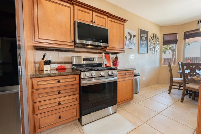 936 N Red Oak Street, Porterville, CA 93257