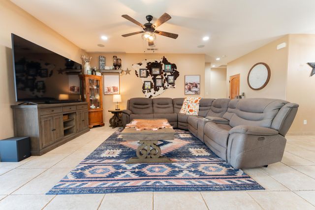 936 N Red Oak Street, Porterville, CA 93257