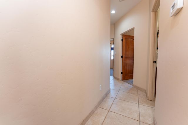 936 N Red Oak Street, Porterville, CA 93257