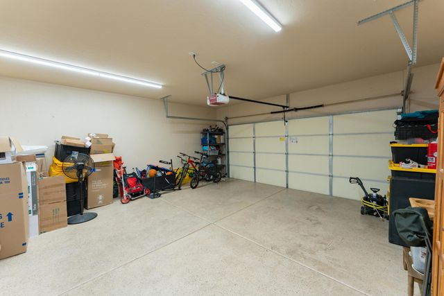 936 N Red Oak Street, Porterville, CA 93257