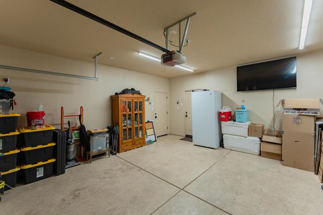 936 N Red Oak Street, Porterville, CA 93257