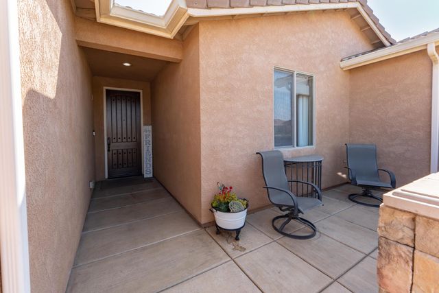 936 N Red Oak Street, Porterville, CA 93257