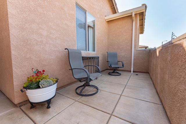 936 N Red Oak Street, Porterville, CA 93257