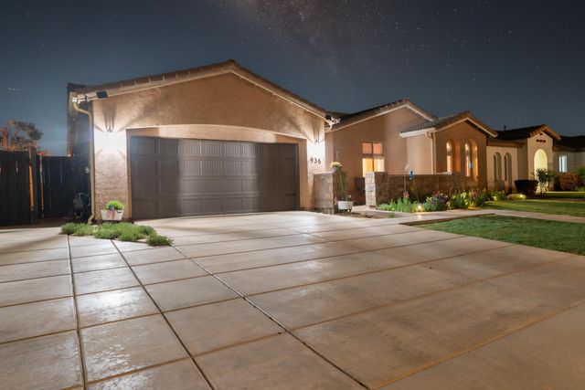936 N Red Oak Street, Porterville, CA 93257