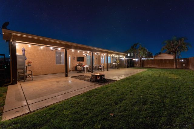 936 N Red Oak Street, Porterville, CA 93257