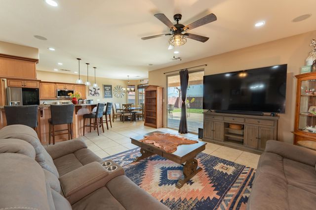 936 N Red Oak Street, Porterville, CA 93257