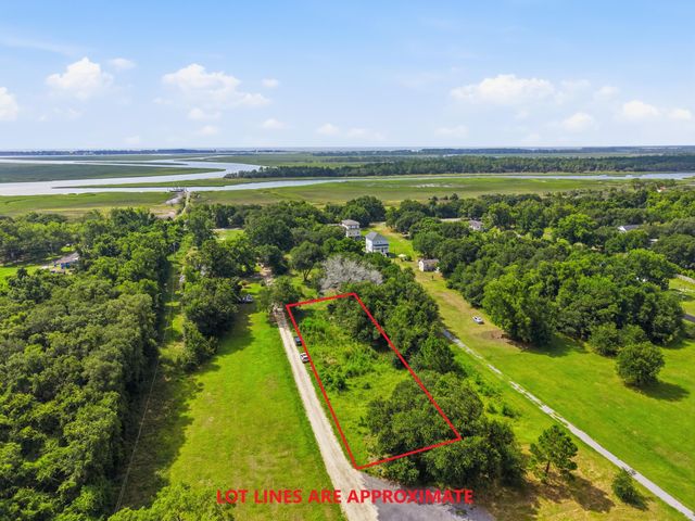 2033 Holly Creek Road, Charleston, SC 29412