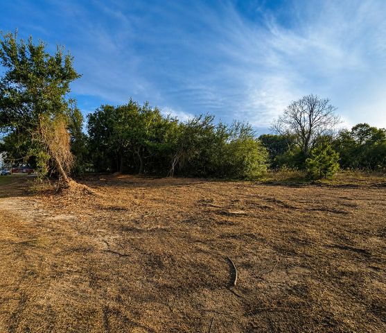 2033 Holly Creek Road, Charleston, SC 29412