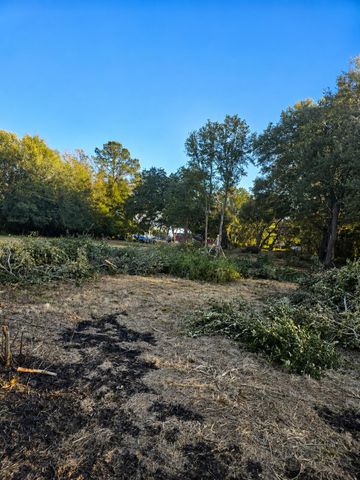 2033 Holly Creek Road, Charleston, SC 29412