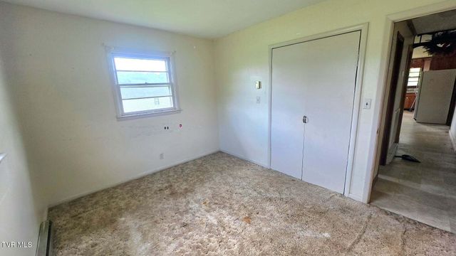 2704 East 6th Avenue, Big Stone Gap, VA 24219