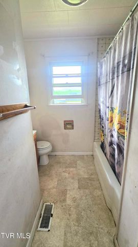 2704 East 6th Avenue, Big Stone Gap, VA 24219