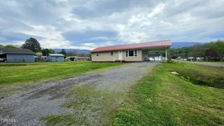 2704 East 6th Avenue, Big Stone Gap, VA 24219