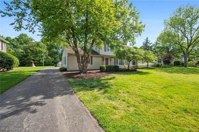195 Shawnee Trail, Aurora, OH 44202
