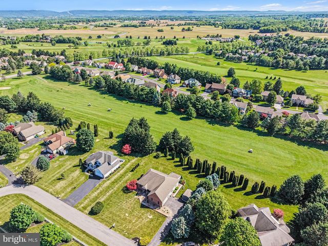 4 GOLF COURT, Carlisle, PA 17015