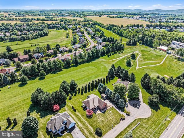 4 GOLF COURT, Carlisle, PA 17015