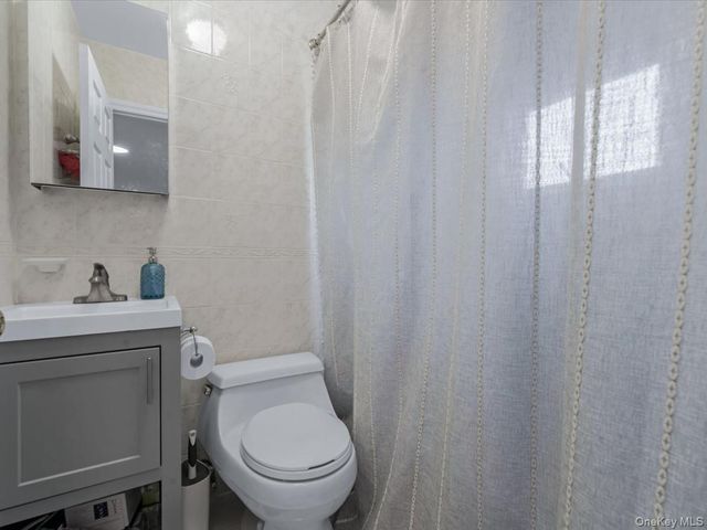 1423 209th Street, Bayside, NY 11360