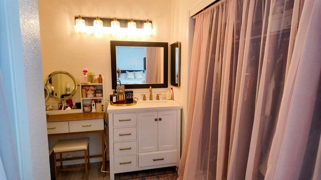 1830 Lakeshore Dr, Lodi, CA 95242