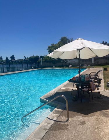 1830 Lakeshore Dr, Lodi, CA 95242
