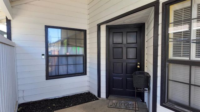 1830 Lakeshore Dr, Lodi, CA 95242